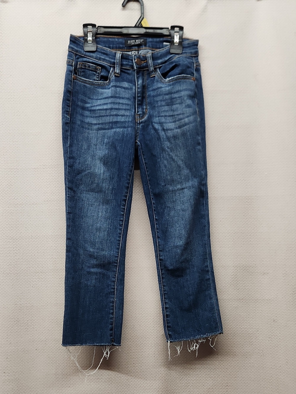 Judy Blue Dark Blue Cropped Straight Jeans with Frayed Hem